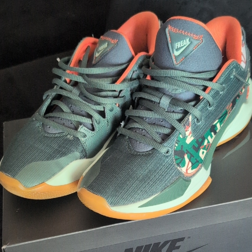 Nike Teal and Coral Athletic Shoes